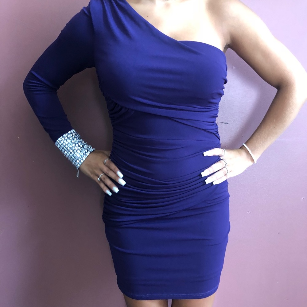 One sleeve purple dress